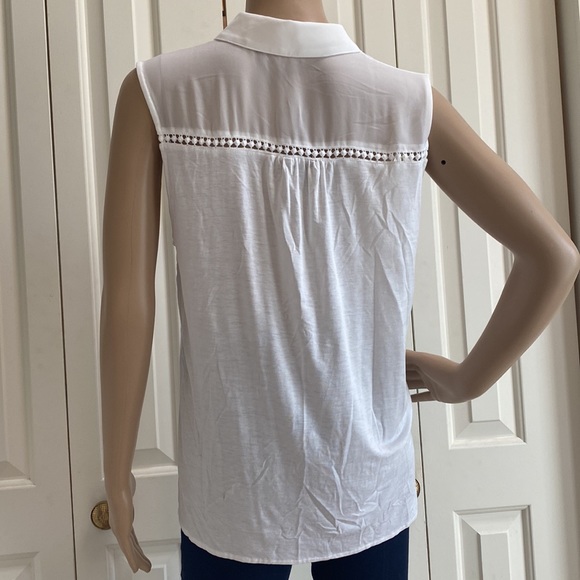 Ann Taylor Womens Large White Tank With Tie. Collar and cute buttons. Sheer - Picture 6 of 12